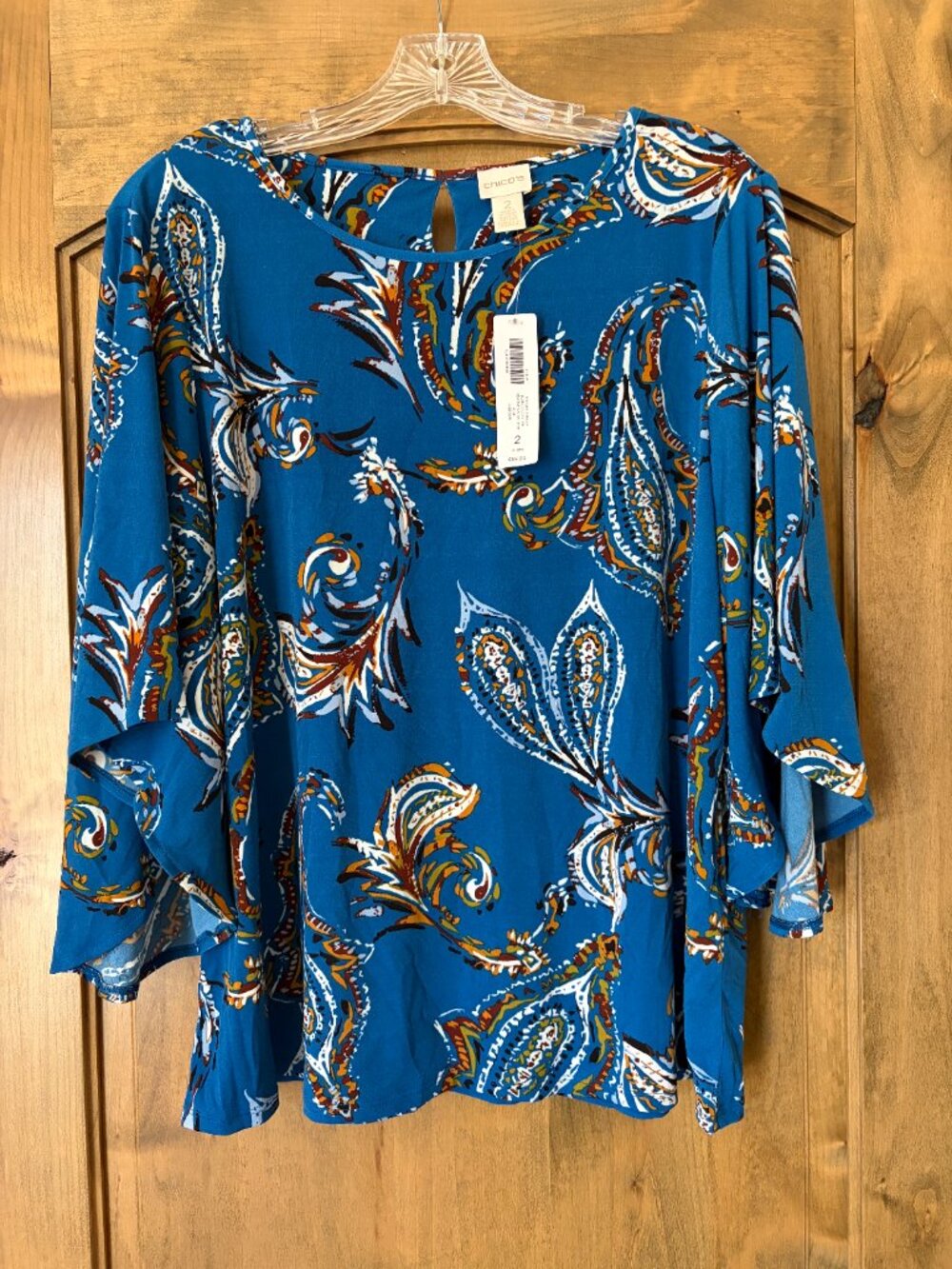 NWT Chico's paisley top Size 2 large. Gorgeous design and colors. Stunning!